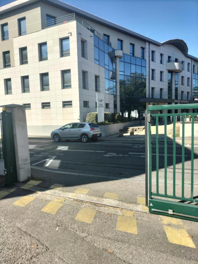 Joli Appartement Proche Metro Lyon Ngoại thất bức ảnh